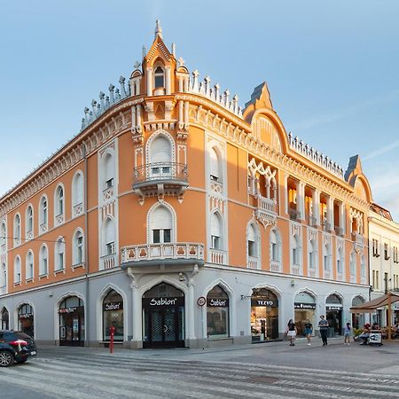 Cadoro City Center Apartments Oradea Exterior foto